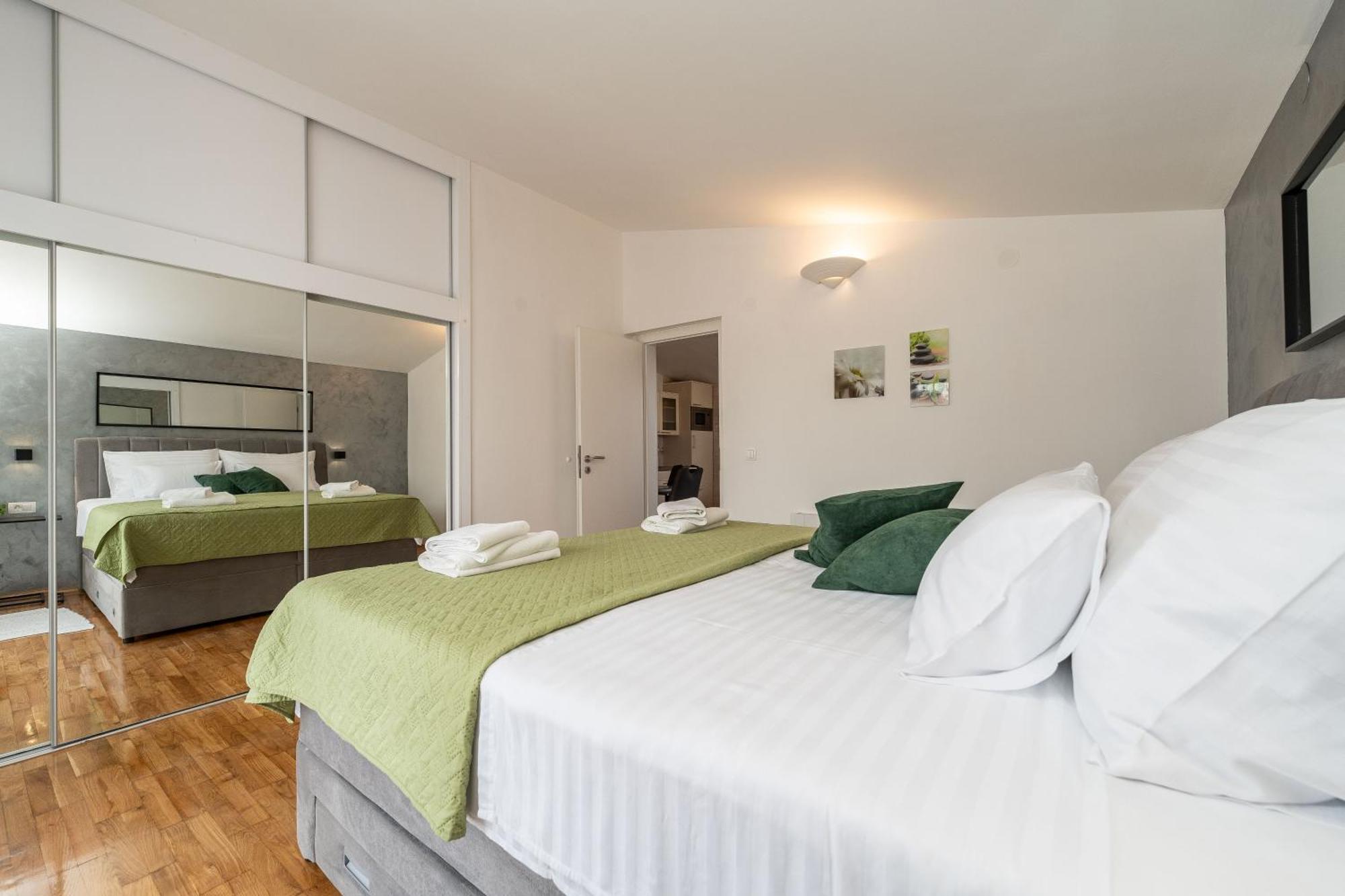Apartments Dalmatia (Adults Only) プリヴラカ エクステリア 写真