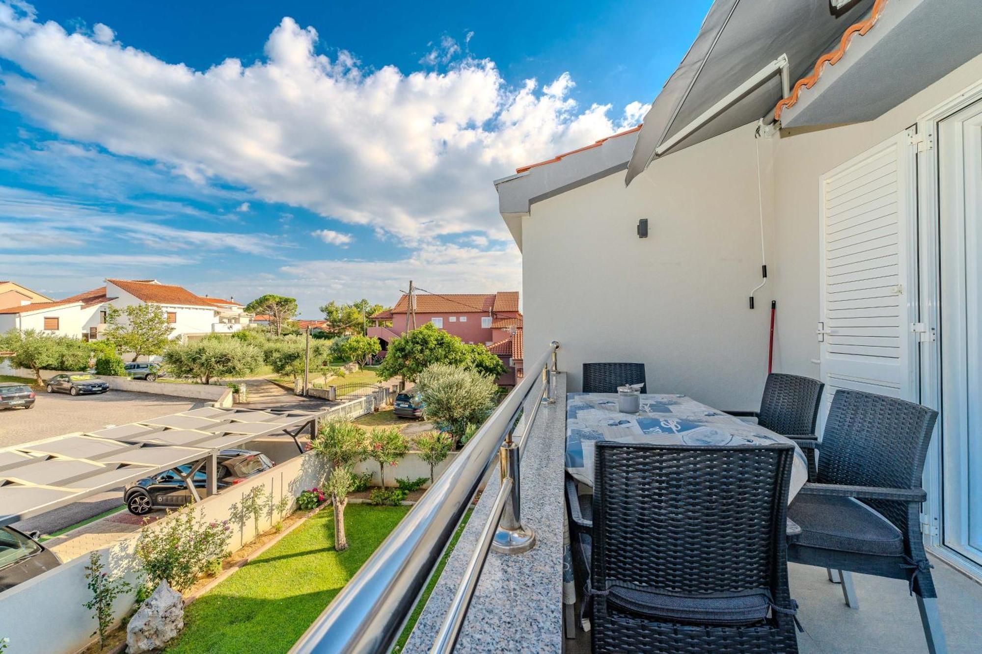 Apartments Dalmatia (Adults Only) プリヴラカ エクステリア 写真